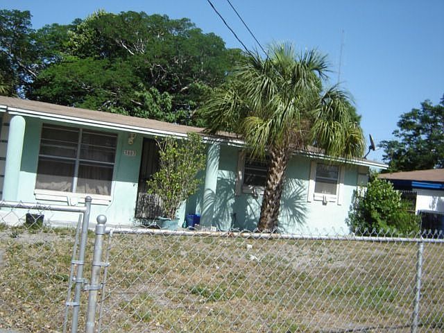 2nd image of 3007 N Arrow St