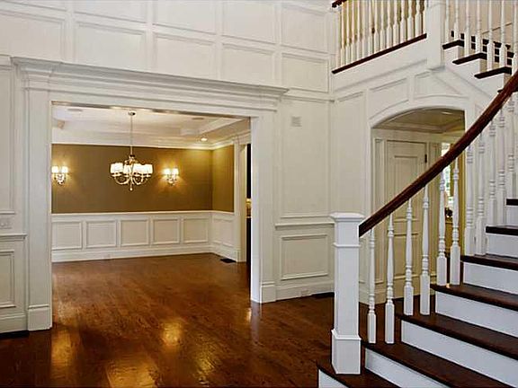 5th image of 11 Cherry Blossom Ln