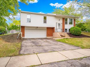 304 Malibu Dr, Bolingbrook, IL