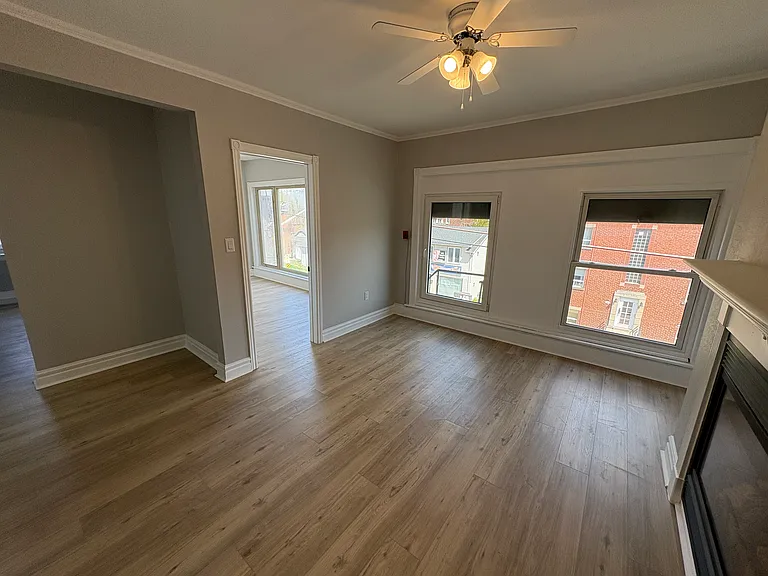 144 Locke St S #5 — Photo 10