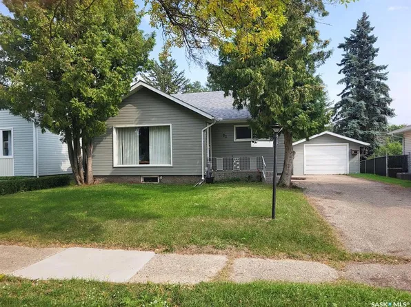 71 Elizabeth AVENUE, Yorkton, SK S3N 2E1