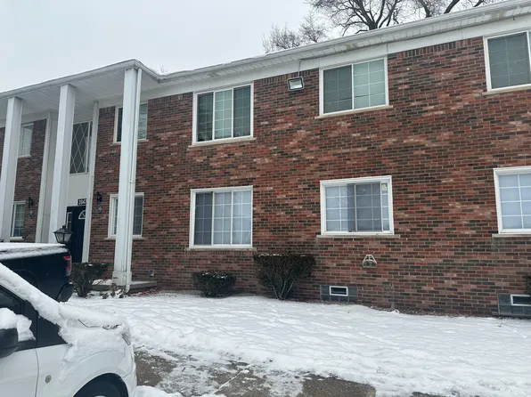 39477 Van Dyke Ave, Sterling Heights, MI