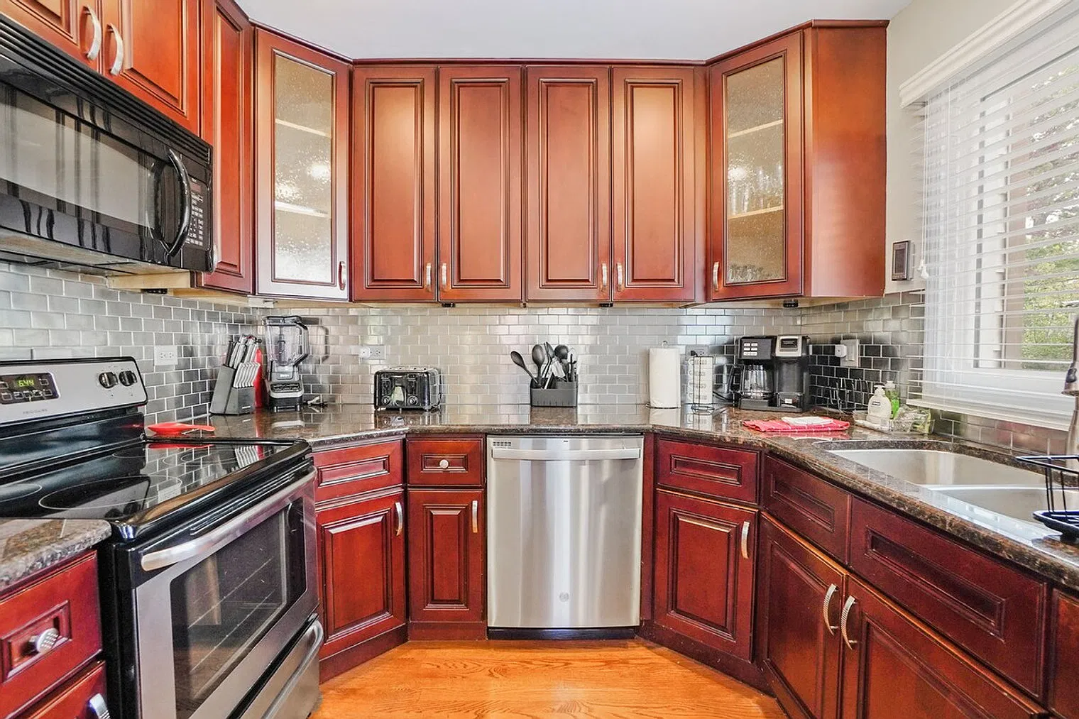 3 bed, 2.0 bath, $19,620 — Photo 3