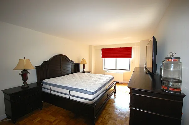 Rented by Re/Max In The City | media 7