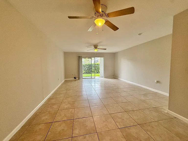 4117 S Semoran Blvd #22 — Photo 2