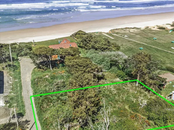121 NW Texas St, Yachats, OR 97498