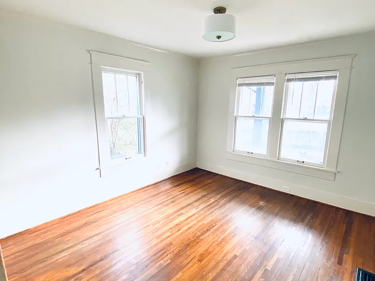 1212 Dallas Ave — Photo 5