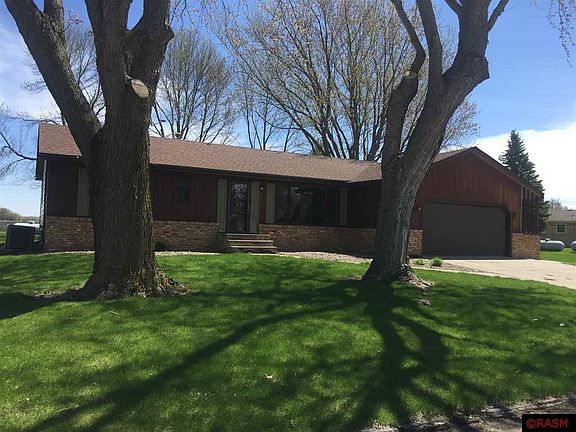 2nd image of 206 4th Ave N