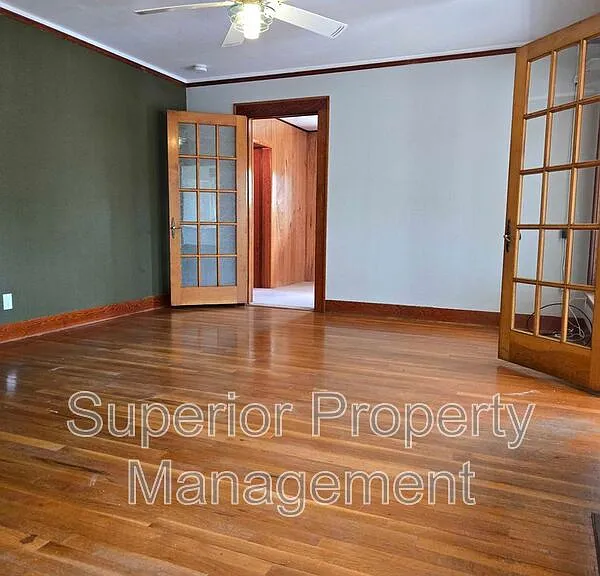 611 Seymour Ave — Photo 5