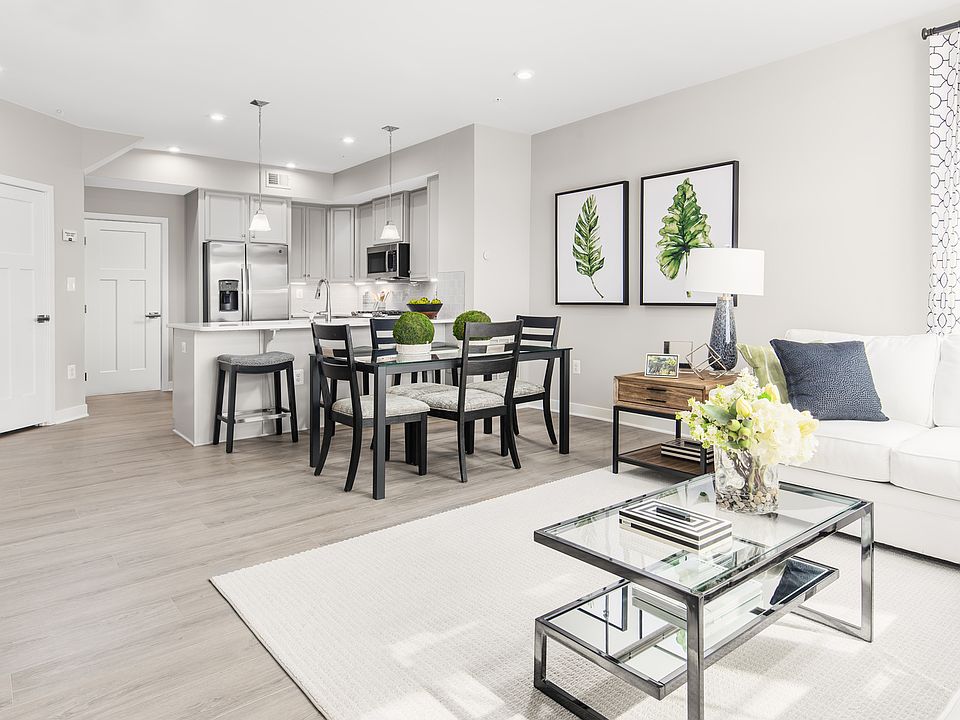 Main-level entry Matisse with 3 beds, 2.5 baths upscale finishes throughout - 1 home remains!