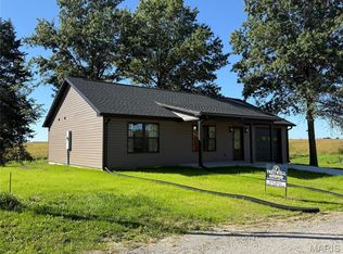 501 S 4th St, La Belle, MO 63447