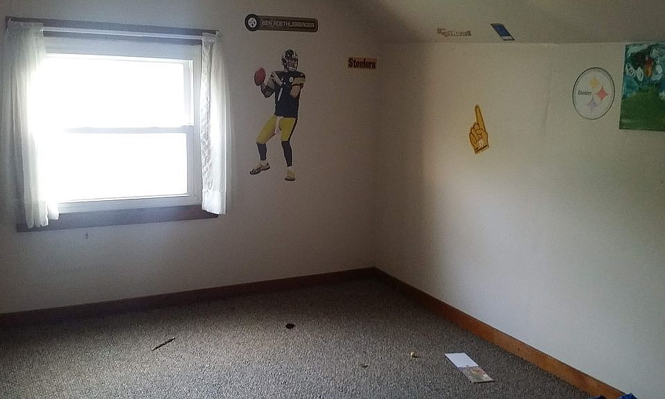Upstairs Bedroom #4