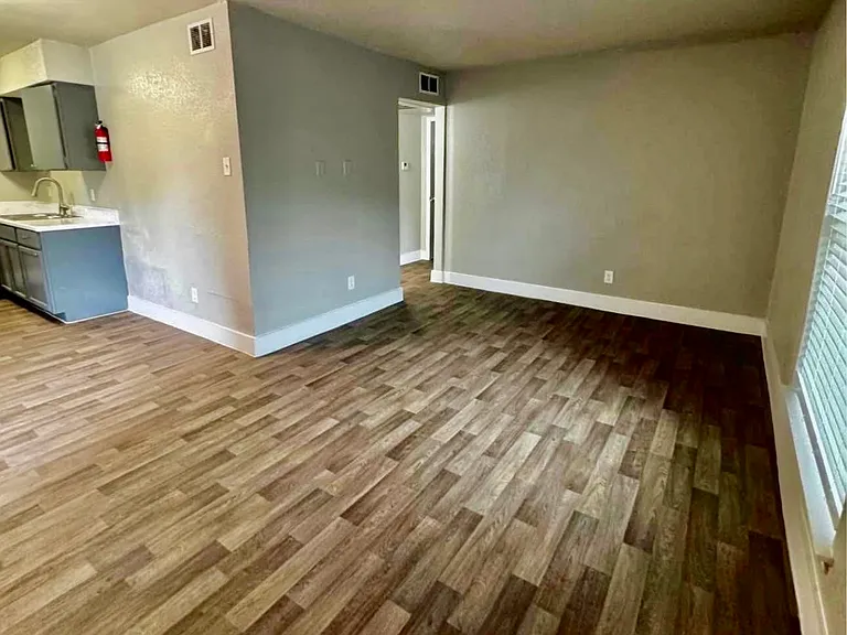 The Francisco Apartments — Photo 2