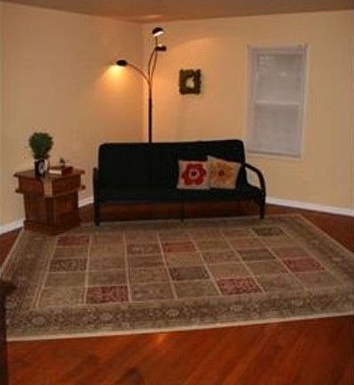 5th image of 4715 Goodman St