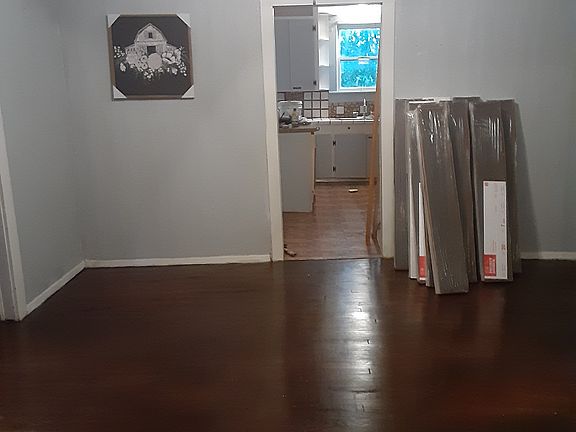 4th image of 309 E Crafton St