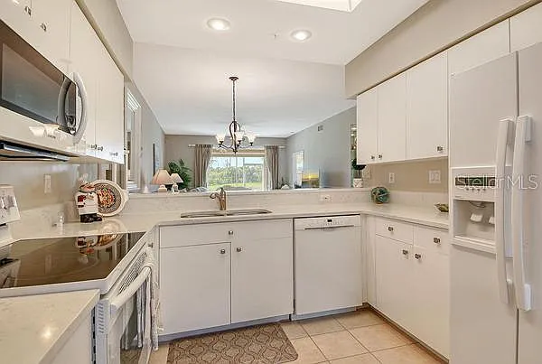 9641 Castle Point Dr #1215 — Photo 6