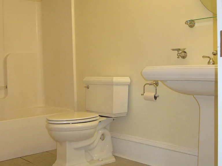 326 College St #8 — Photo 11