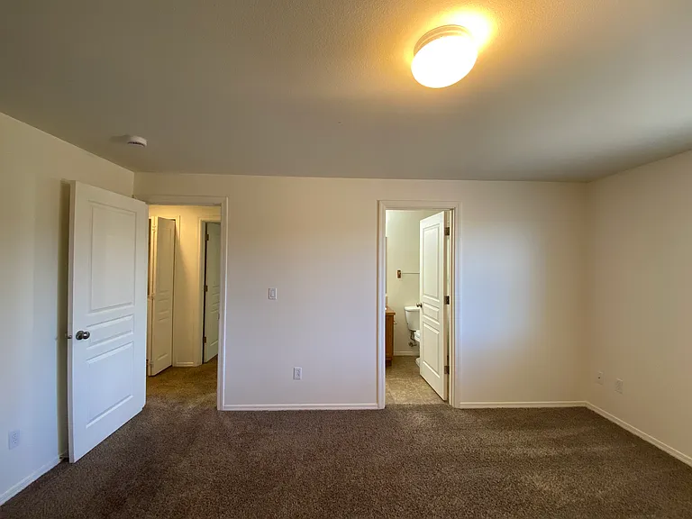 2501 NE 5th St — Photo 19