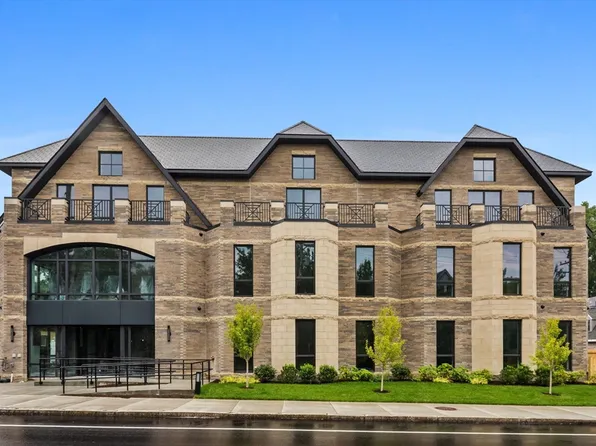 1114 Beacon St #109, Newton Highlands, MA 02461