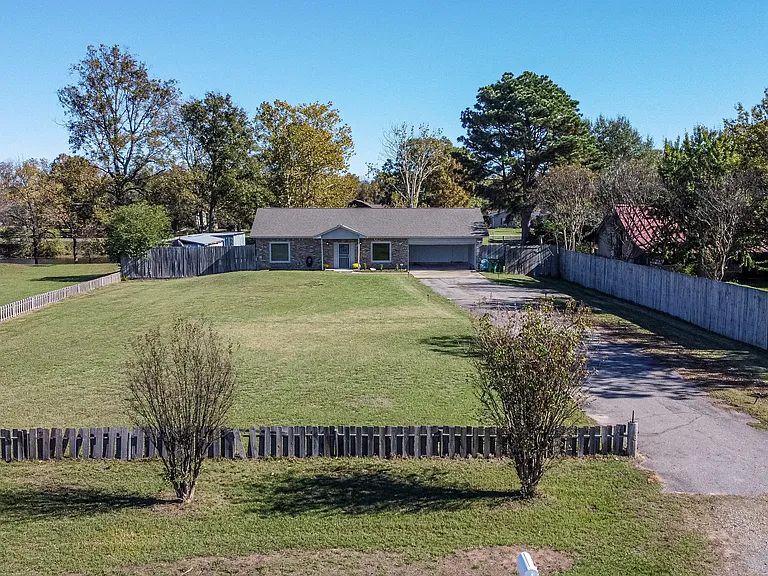 3109 Riviera Dr — Photo 3