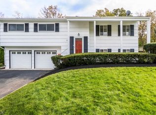 27 Kingsbridge Rd, Somerset, NJ 08873