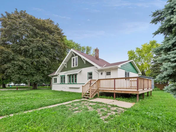 601 N Carver St, Winthrop, MN 55396