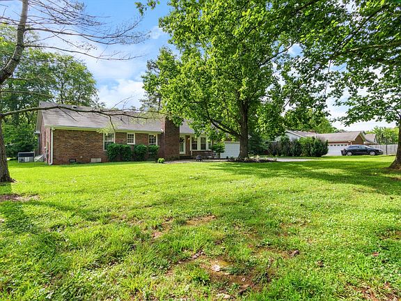 5th image of 3030 Regency Park Dr