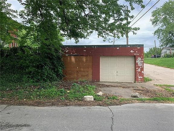 4th image of 221 S 16th St