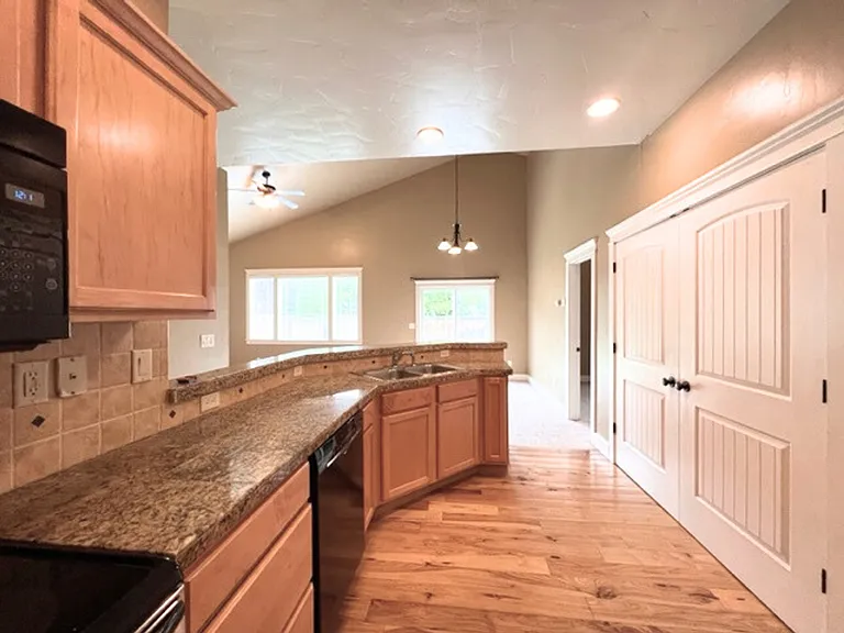 9024 W Dalton Pl — Photo 13