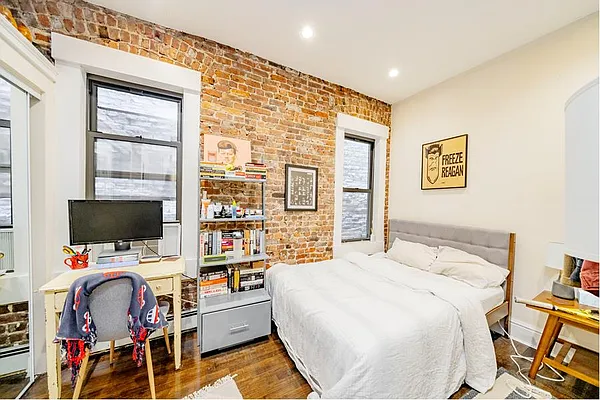 Rented by Douglas Elliman | media 17