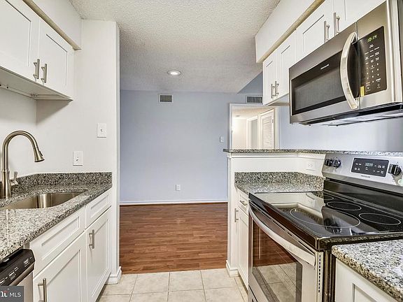4th image of 1515 Lincoln Way APT 304