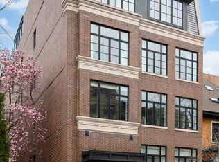 454 W Barry Ave #3, Chicago, IL