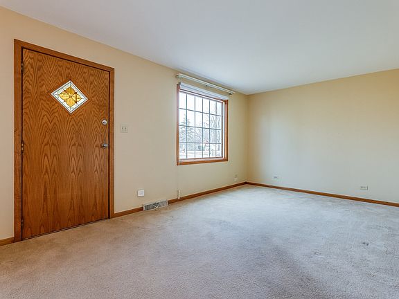 3rd image of 16404 Cottage Grove Ave