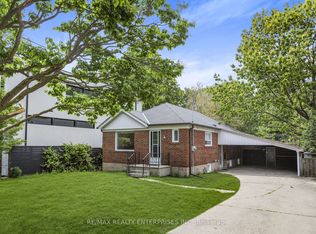 15 Delroy Dr #7, Toronto, ON M8Y 1M8