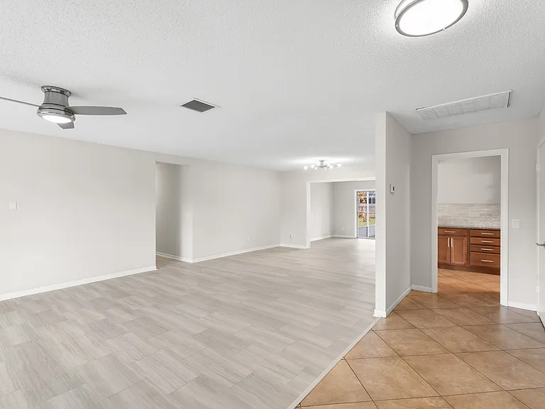 2861 SE Calvin St — Photo 8