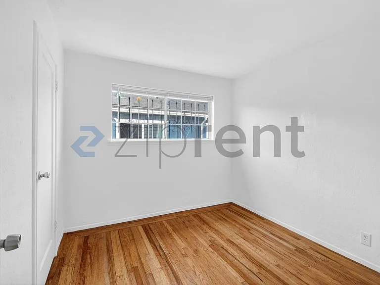 365 S 38th St — Photo 17