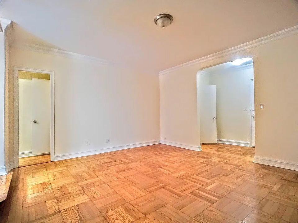 2nd image of 235 E 46th St APT 3F