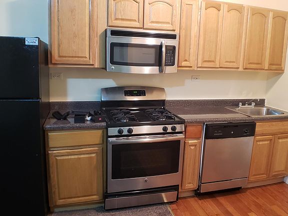 4th image of 4441 Carpenter Ave APT 4