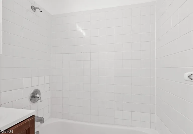 208 Anderson St — Photo 17