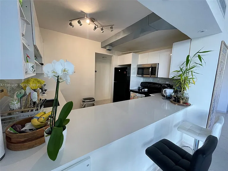 11111 Biscayne Blvd #4E — Photo 11