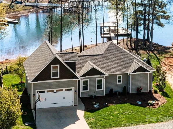 6511 Songbird Ln, Denver, NC 28037