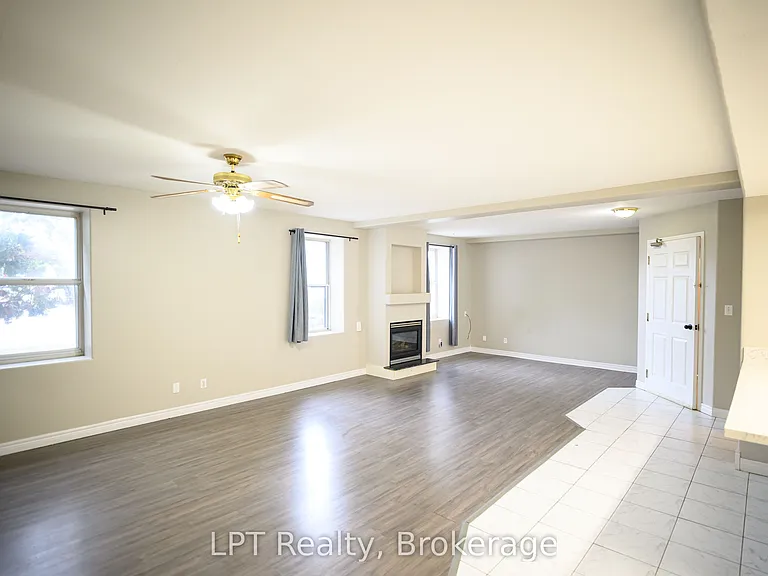 317 Queen St #103 — Photo 2