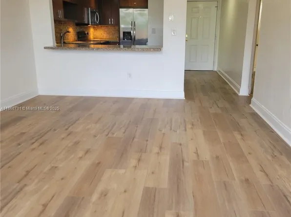 10000 NW 80th Ct APT 2533, Hialeah Gardens, FL 33016