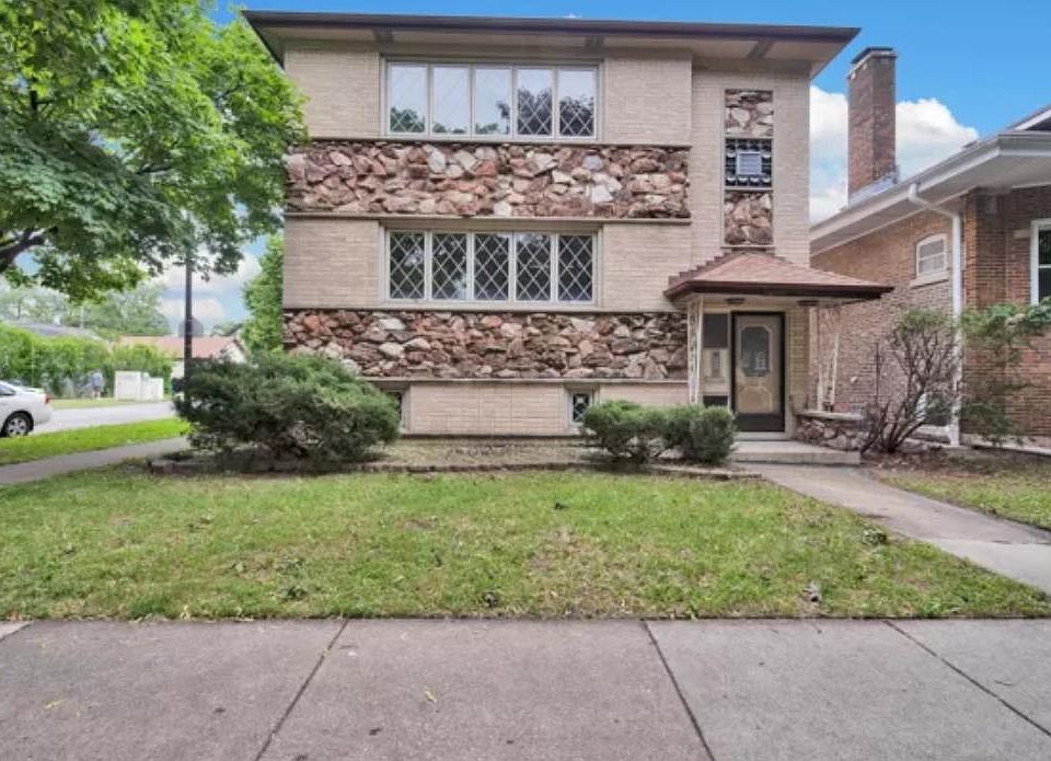 1st image of 1801 S Austin Blvd #2