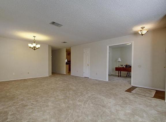 2nd image of 1702 Oakmont Ln