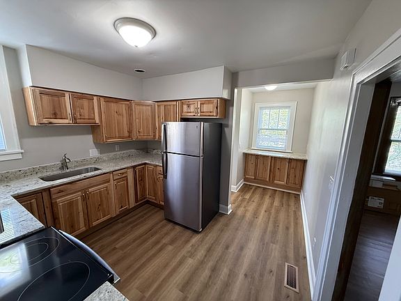 5th image of 633 Oxford St #91