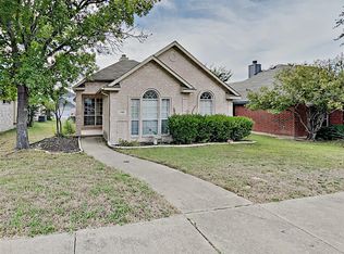 7101 Charleston Dr, Rowlett, TX 75089