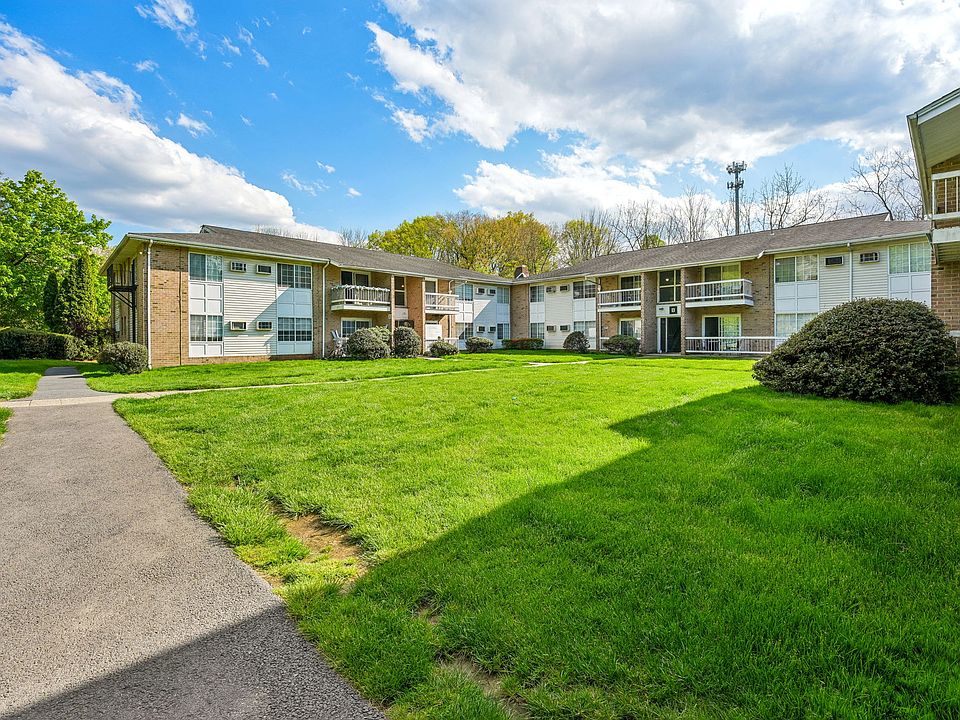 2nd image of 108 Arrowhead Ct #205354d27
