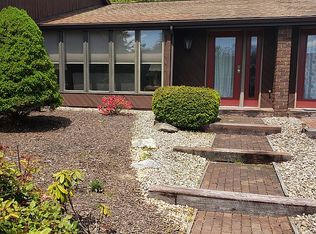 330 Stonegate Cir N, Chambersburg, PA 17201
