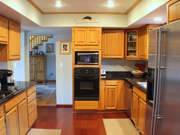 4th image of 880 SE Edge Knoll Dr